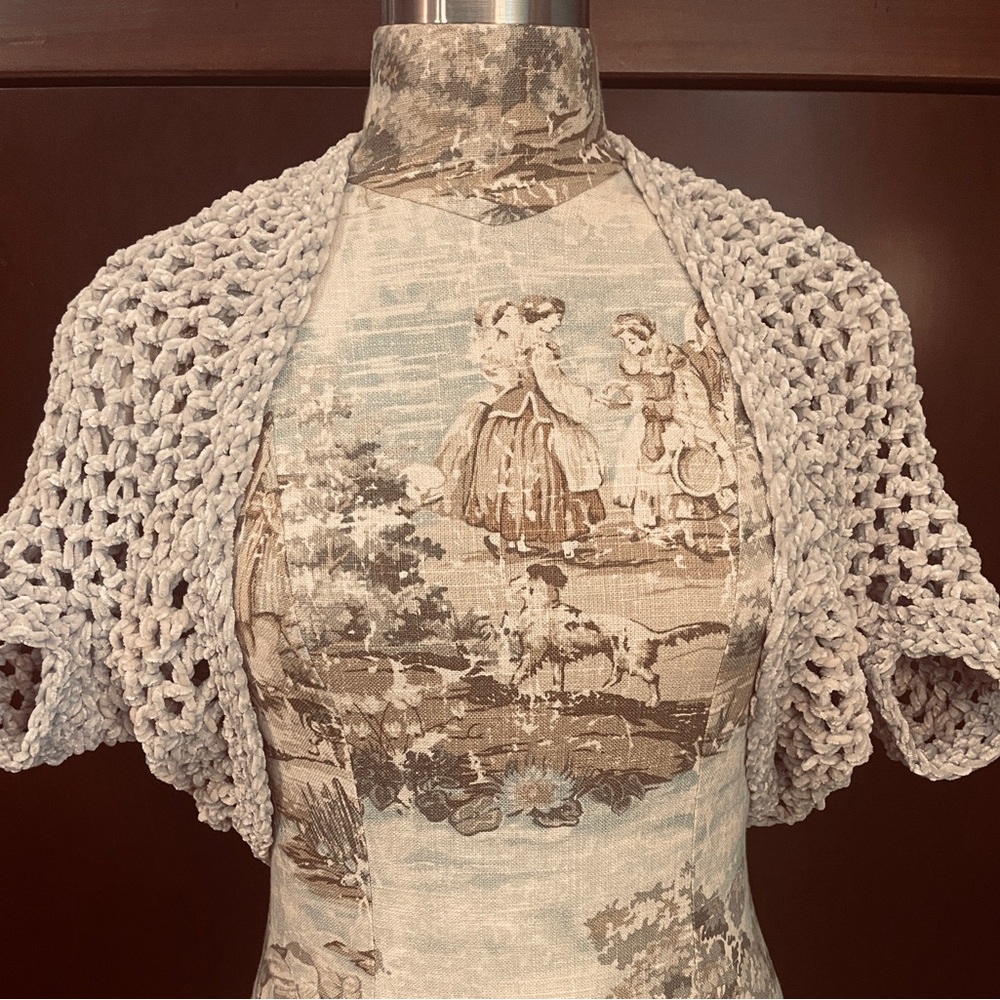 Light griege chenille shrug. OS